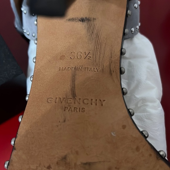 T-06: Givenchy heels - Picture 6 of 9